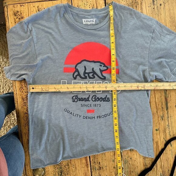 Levi's Blue Graphic T-Shirt Size Large - Picture 6 of 8